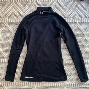 Under armor fitted cold gear black long sleeve